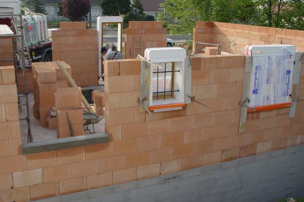 Pose du Bloc APRÈS le montage des briques